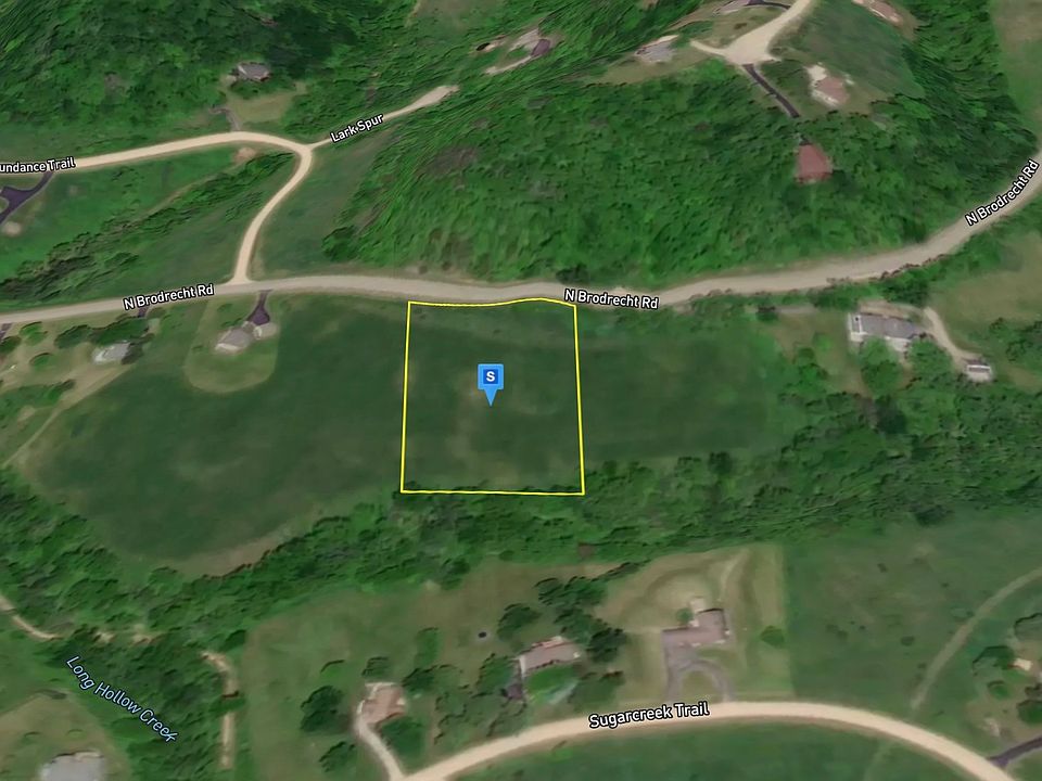 2nd image of 114 N Brodrecht Rd