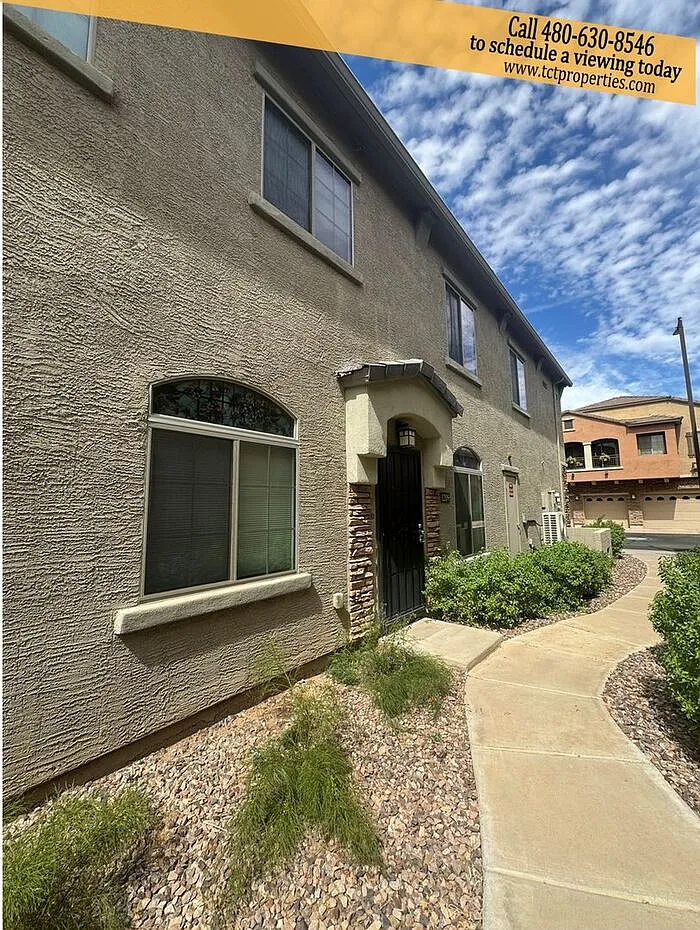 3 bed, 2.5 bath, 1380 sqft, $2,100 — Photo 1