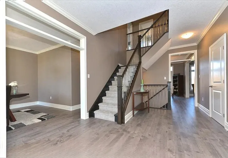 3135 Pincombe Dr — Photo 3