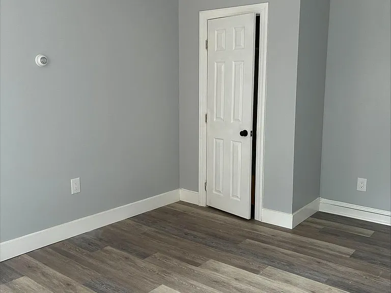 174 E Main St — Photo 7