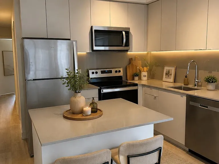 16 Melbourne Ave #202D — Photo 2