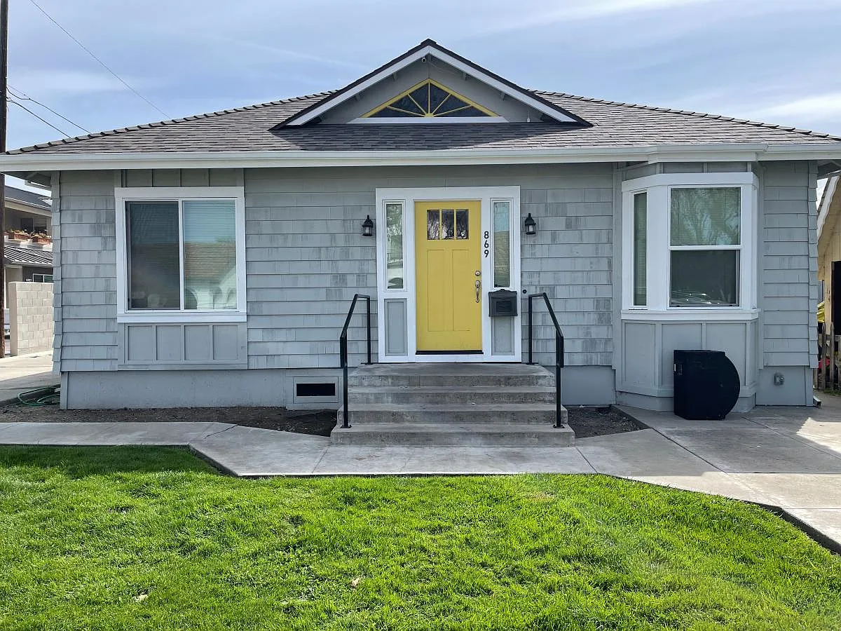 869 San Benito St photo 1