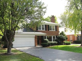 213 S Stratford Rd, Arlington Heights, IL 60004