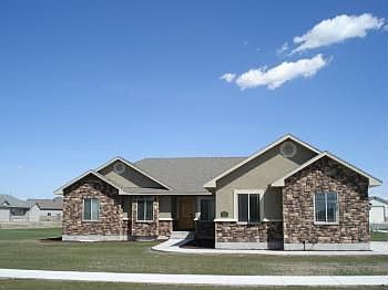 1st image of 523 Golden Willow Dr