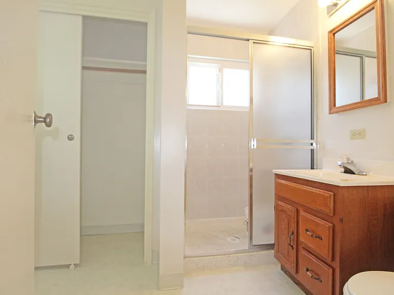 115 Rishell Dr — Photo 9