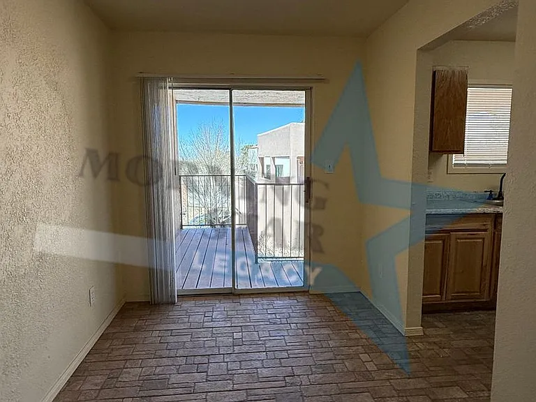 Spacious 2 bedroom floor plans! — Photo 8