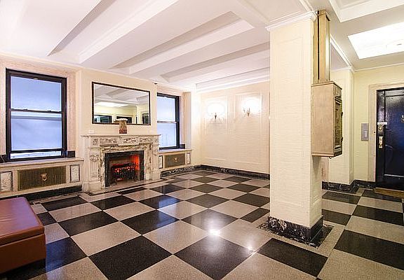 5th image of 110 W 96th St APT 15A