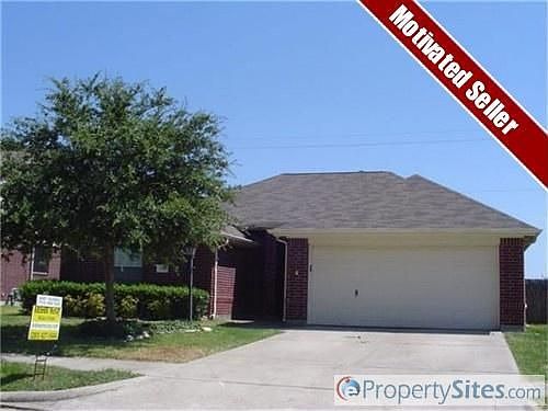 1st image of 1915 Pinewood Court Dr
