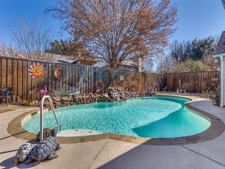 1st image of 7312 Crabtree Ln