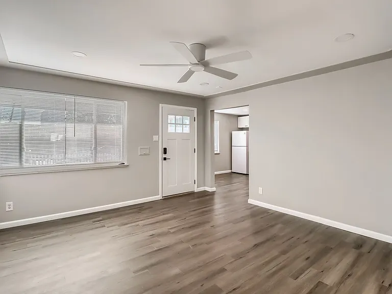 3341 N Olive St — Photo 3