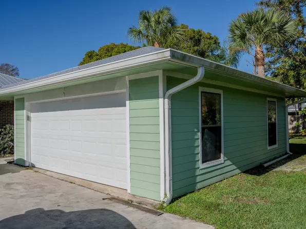 2995 SE Glasgow Drive, Stuart, FL 34997