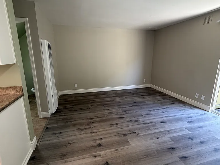 2124 90th Ave #1 — Photo 5
