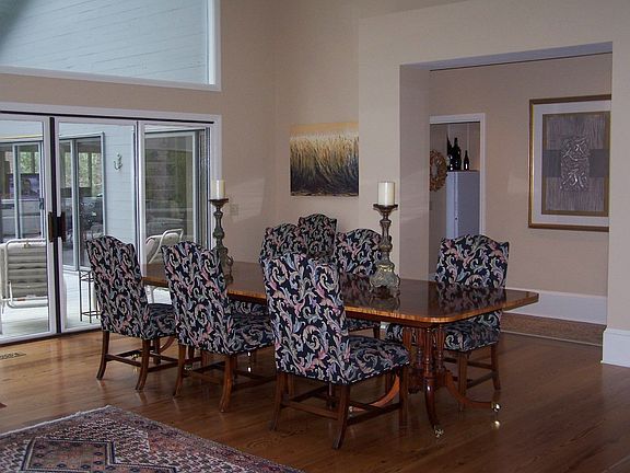 Spacious Dining Room