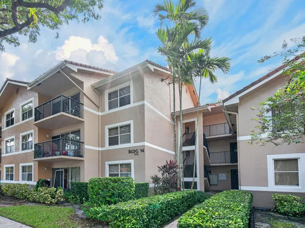 8741 Wiles Rd, Pompano Beach, FL