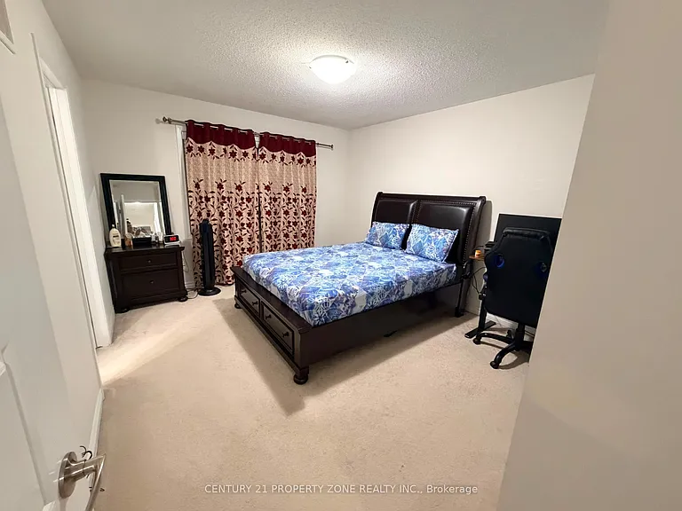 40 Leblanc Cres — Photo 23