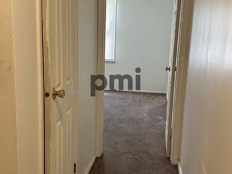 1616 University Dr — Photo 15