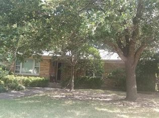 1414 Country Club Rd, Ennis, TX 75119