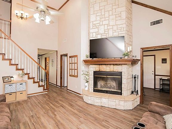 4th image of 18165 Fm 2208