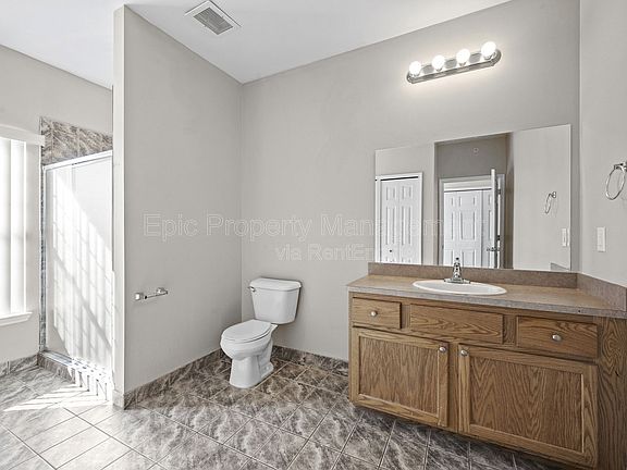 5th image of 14138 Webster Dr