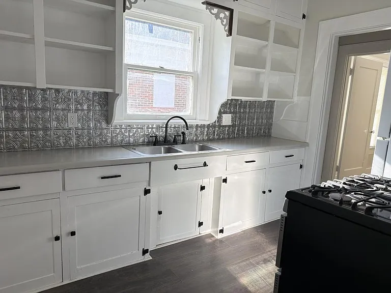 1721 Elizabeth Ave — Photo 4