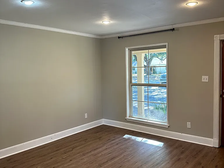 1507 Mohon St — Photo 10