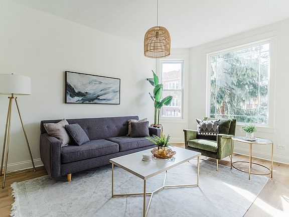 4th image of 2945 N Lawndale Ave #1