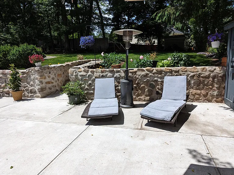 530 Shirley Ave — Photo 40