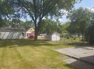 821 S 12th St, Grand Forks, ND 58201