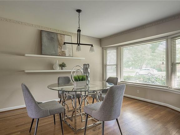 5th image of 4415 Ashford Dr