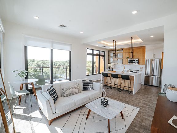 B-6 livingroom