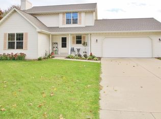 470 Lorraine Ln, Green Bay, WI 54311