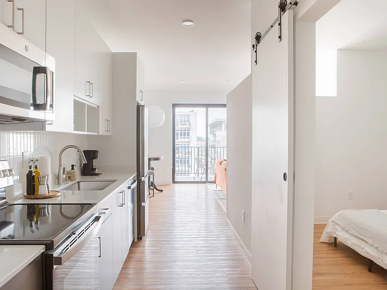 1239 N Van Buren St — Photo 10