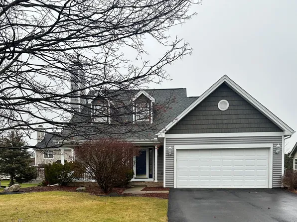 4086 Autumn Wood Dr, Fenton, MI 48430