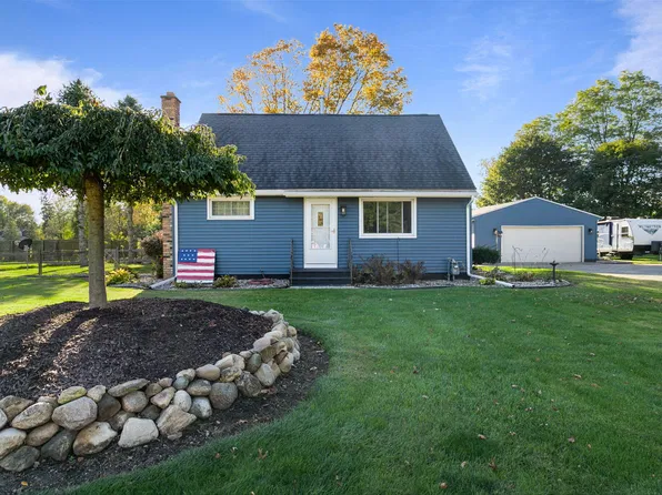68958 Claire St, Edwardsburg, MI 49112