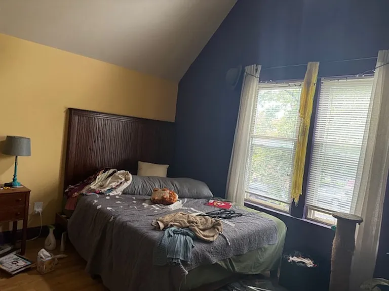 780 University Ave — Photo 4
