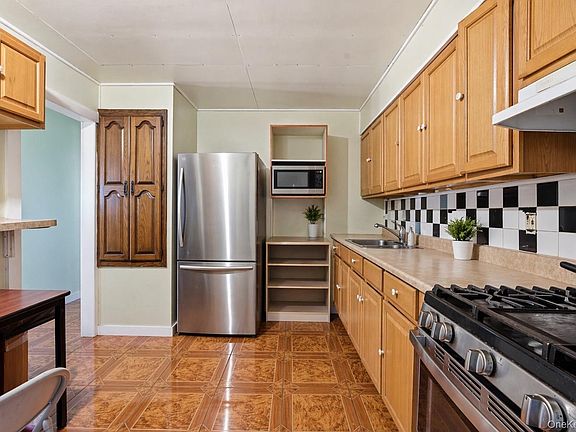 3rd image of 106 Bergold Street
