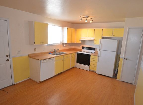 5th image of 3606 S Buckeroo Dr