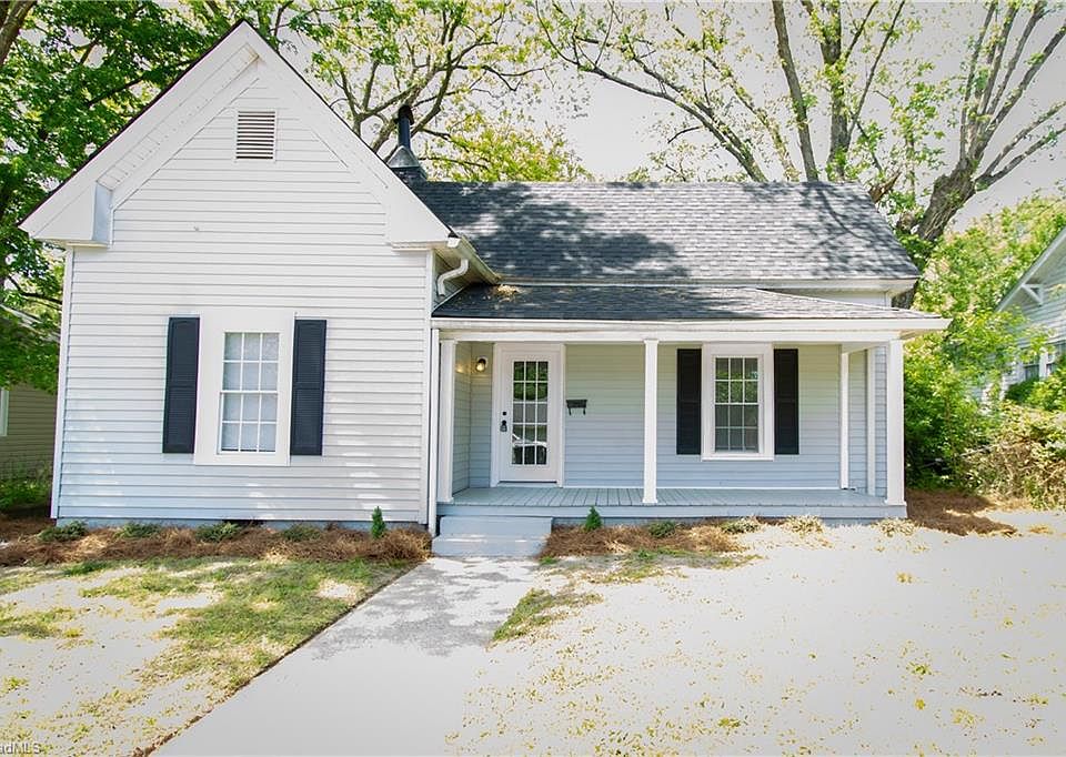 1st image of 924 Dillard St