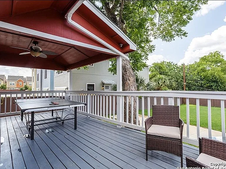 319 E Courtland Pl — Photo 14