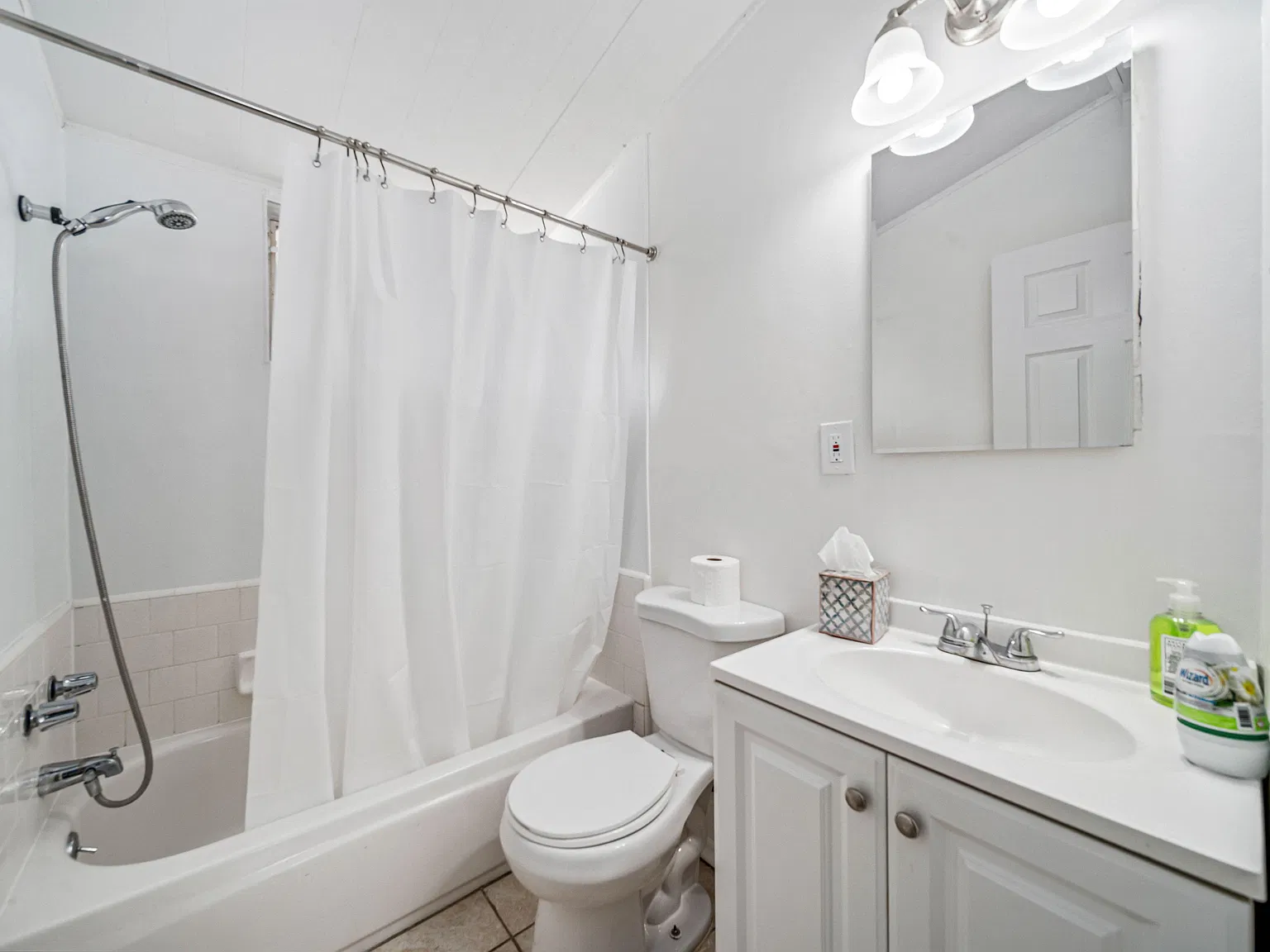 4 bed, 2.0 bath, 1118 sqft, $1,135 — Photo 3
