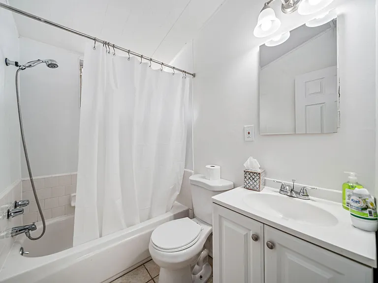 Shared Full Bathroom