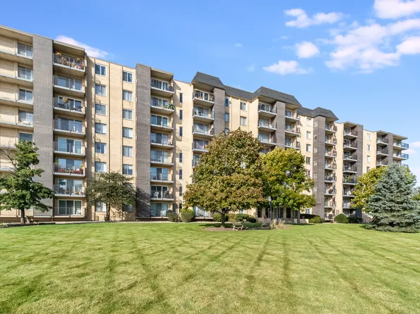 5400 Walnut Ave Unit 210, Downers Grove, IL 60515