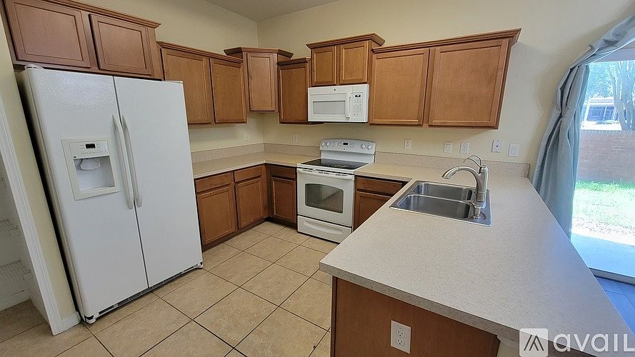 1st image of 3220 Retreat View Cir