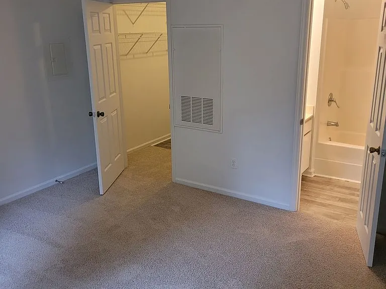 Arlington Apartments — Photo 110