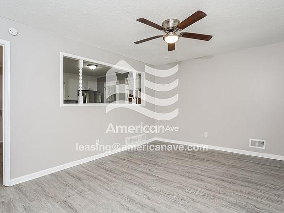 283741_004_living_room_12857462.jpg