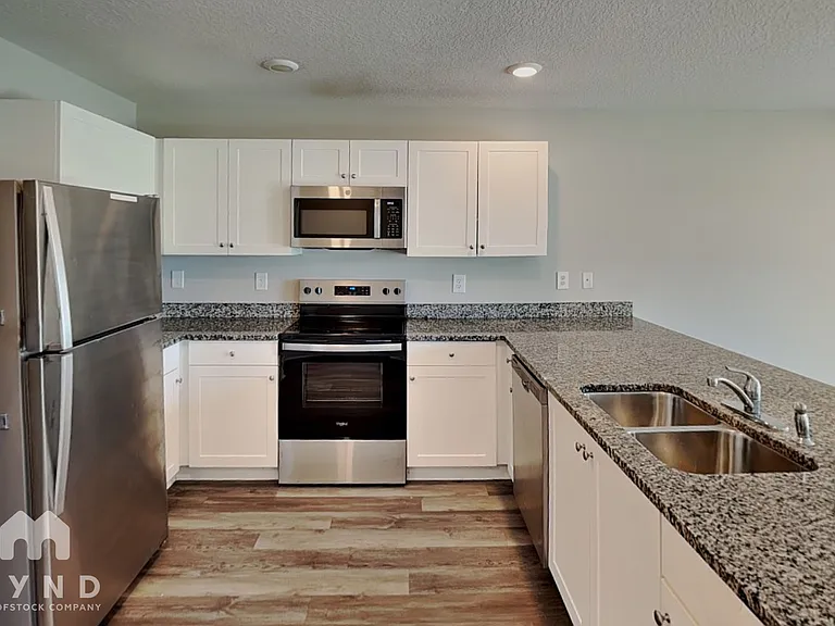 320 Daffodil Ln — Photo 6