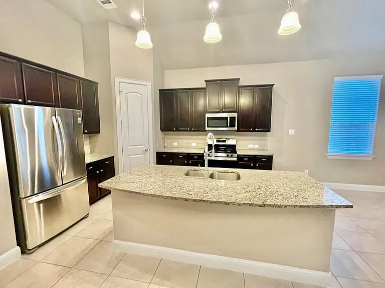 21406 Greylag Dr — Photo 4