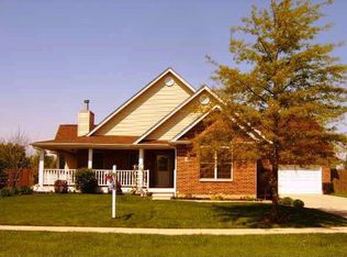 26 E Lynn St, South Elgin, IL 60177