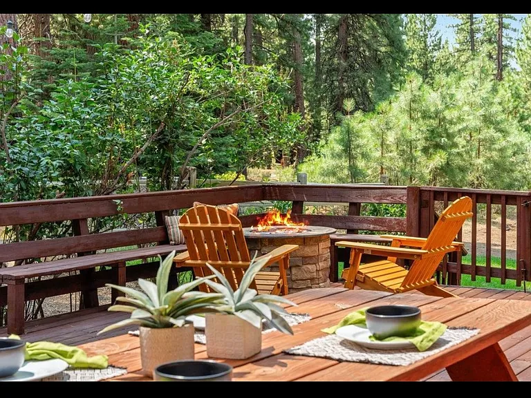 10915 Royal Crest Dr — Photo 12