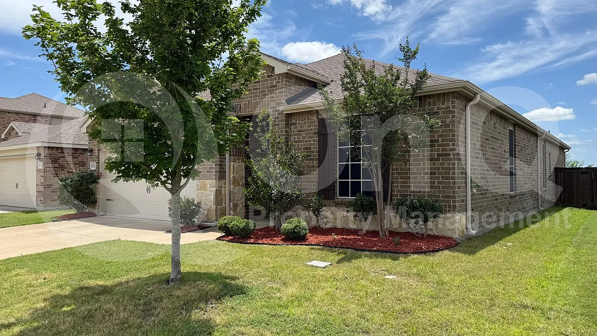 3 bed, 2.0 bath, 2146 sqft, $2,295 — Photo 3